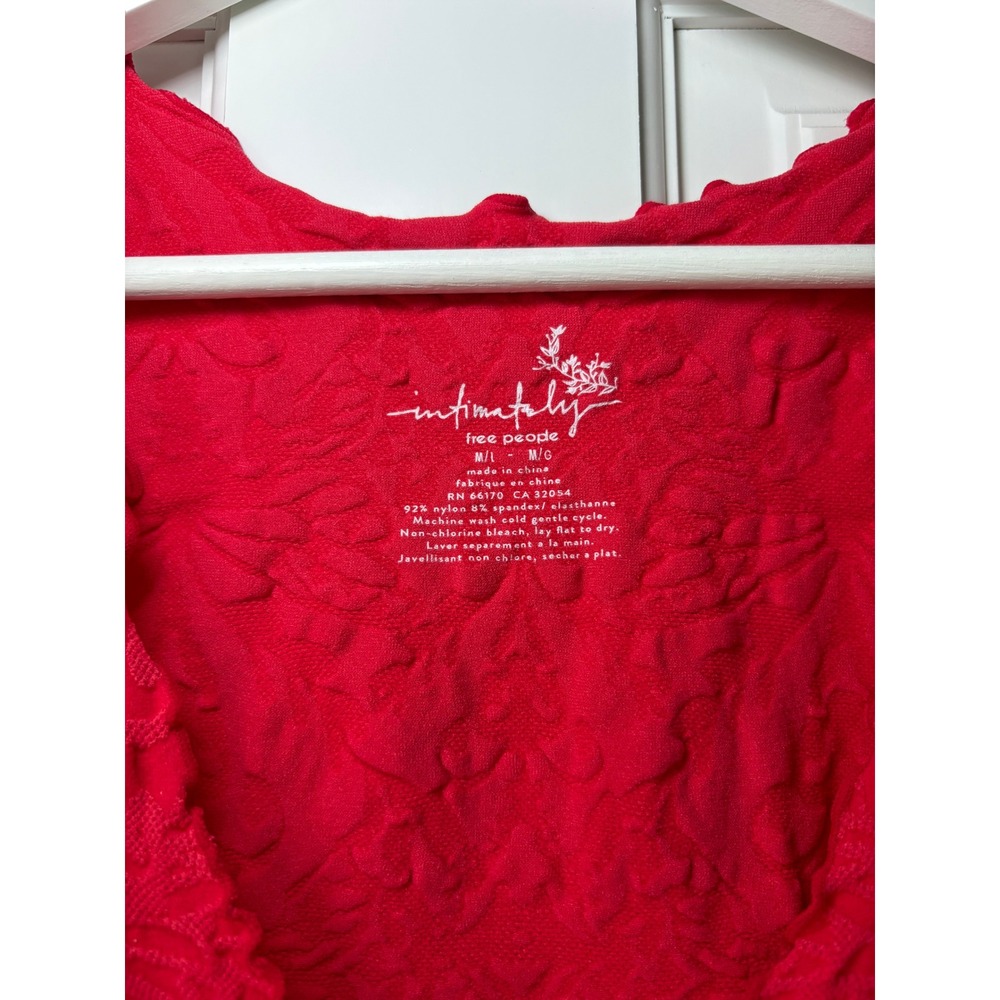 Free People Here For You Cropped Cami Tank Top M/L Red Textured Floral Lace - Picture 5 of 8